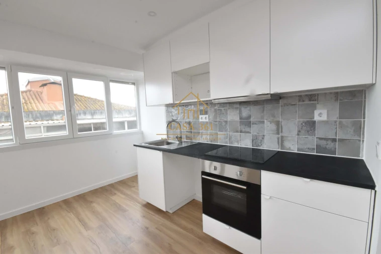 Apartamento T2 para Venda em Camarate, Unhos e Apelação Foto 5