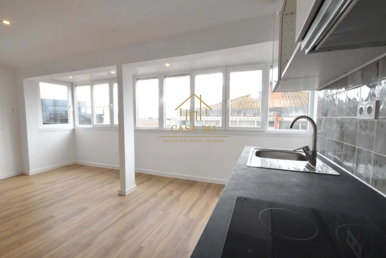 Apartamento T2 para Venda em Camarate, Unhos e Apelação Foto 6