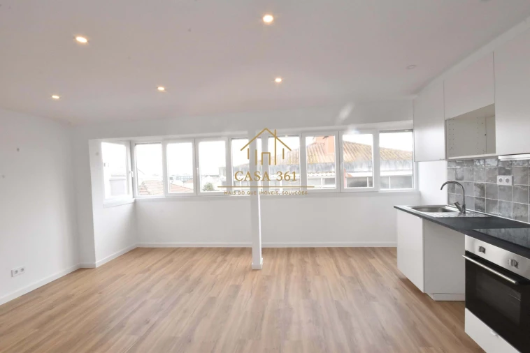 Apartamento T2 para Venda em Camarate, Unhos e Apelação Foto 8