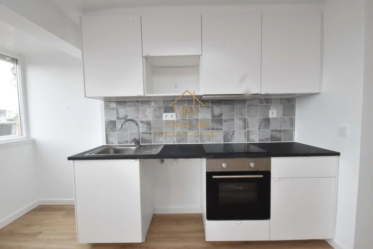 Apartamento T2 para Venda em Camarate, Unhos e Apelação Foto 3