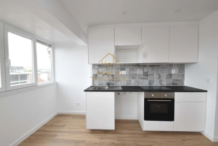 Apartamento T2 para Venda em Camarate, Unhos e Apelação Foto 2