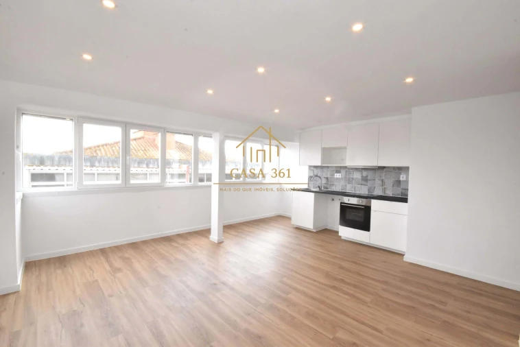 Apartamento T2 para Venda em Camarate, Unhos e Apelação Foto 9