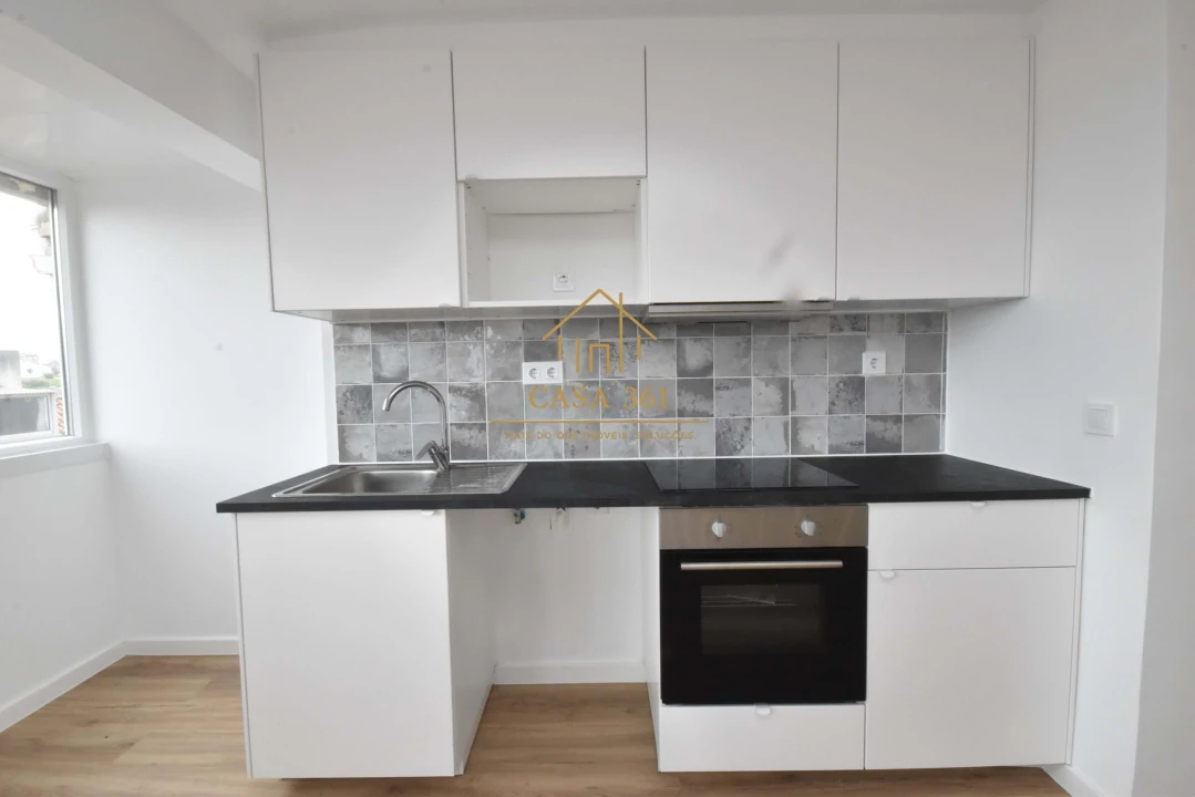 Apartamento T2 para Venda em Camarate, Unhos e Apelação Foto 3