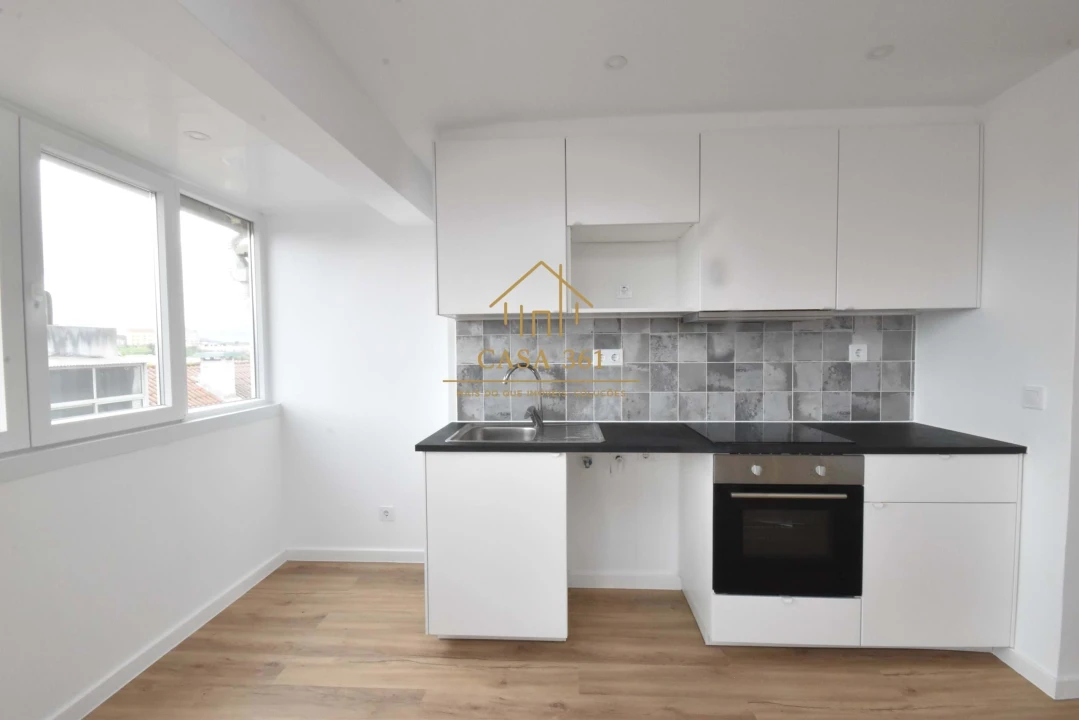 Apartamento T2 para Venda em Camarate, Unhos e Apelação Foto 2