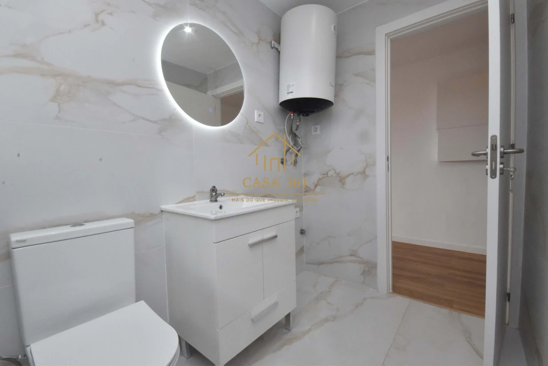 Apartamento T2 para Venda em Camarate, Unhos e Apelação Foto 26