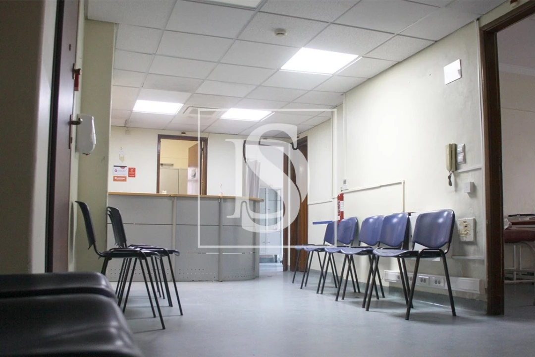 Negócio para Venda em Almada, Cova da Piedade, Pragal e Cacilhas Foto 1