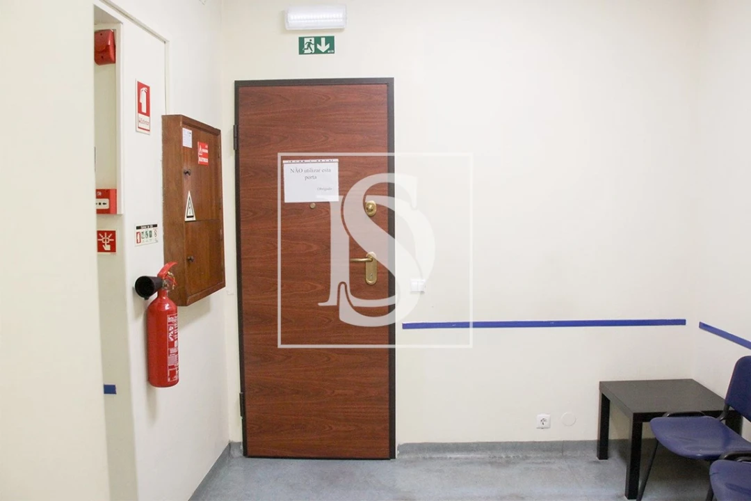 Negócio para Venda em Almada, Cova da Piedade, Pragal e Cacilhas Foto 9