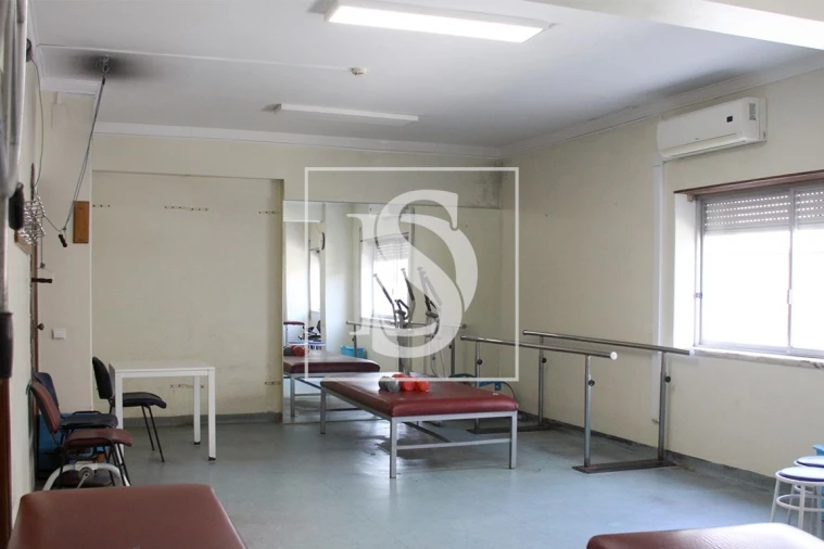 Negócio para Venda em Almada, Cova da Piedade, Pragal e Cacilhas Foto 2