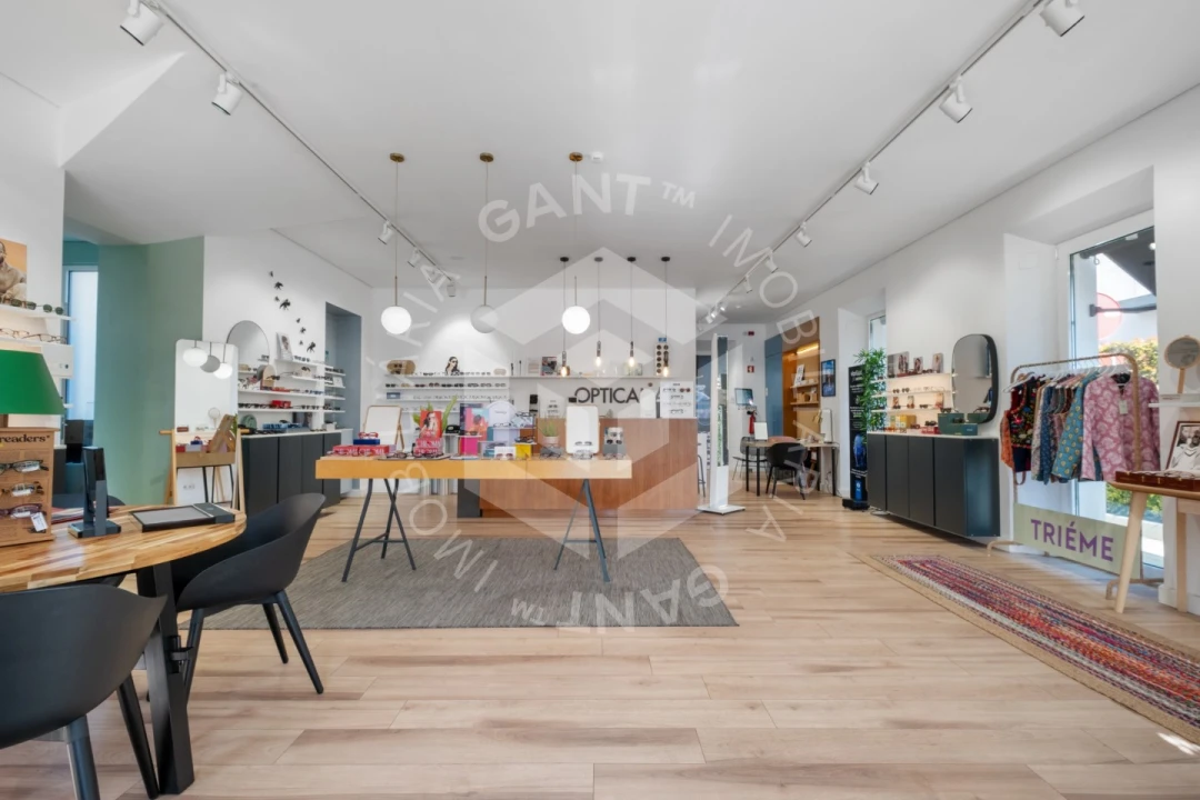 Loja para Arrendamento em Oeiras e São Julião da Barra, Paço de Arcos e Caxias Foto 1