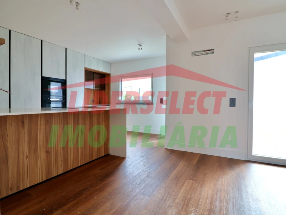 Moradia T3 para Venda em Ribamar Foto 3