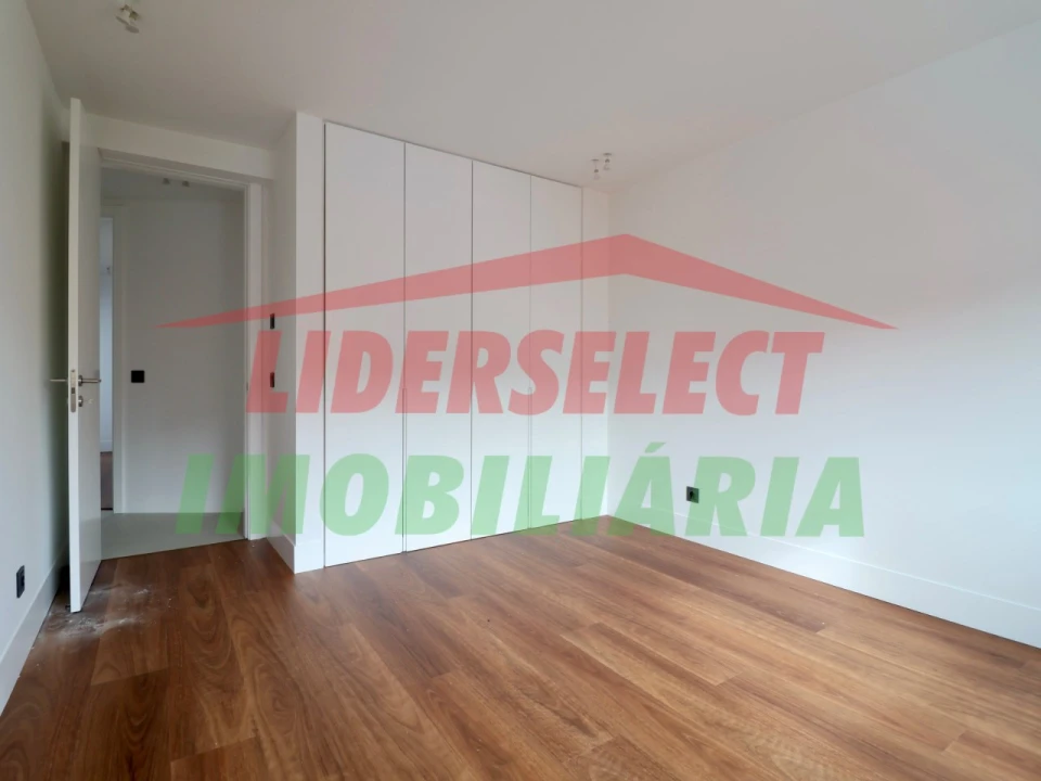 Moradia T3 para Venda em Ribamar Foto 28