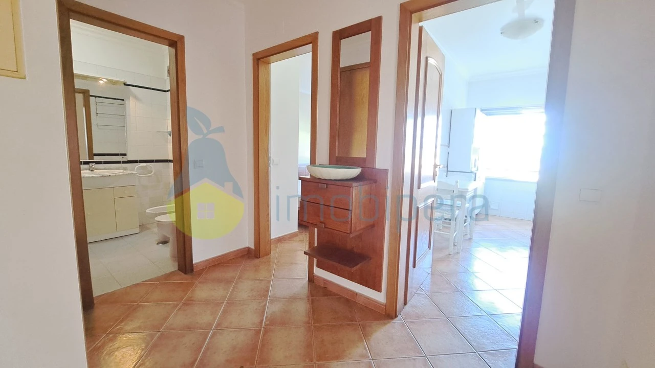 Apartamento T1 para Arrendamento em Armação de Pera Foto 1