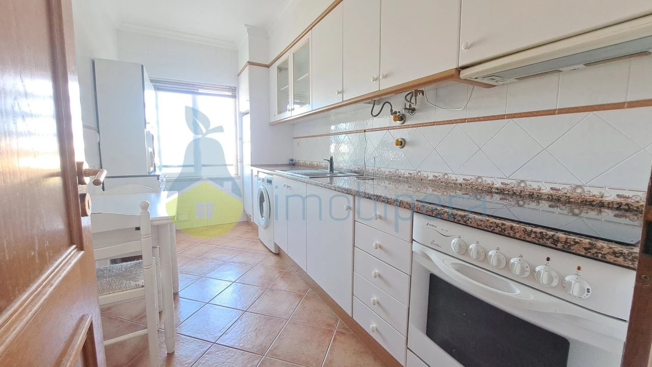 Apartamento T1 para Arrendamento em Armação de Pera Foto 4