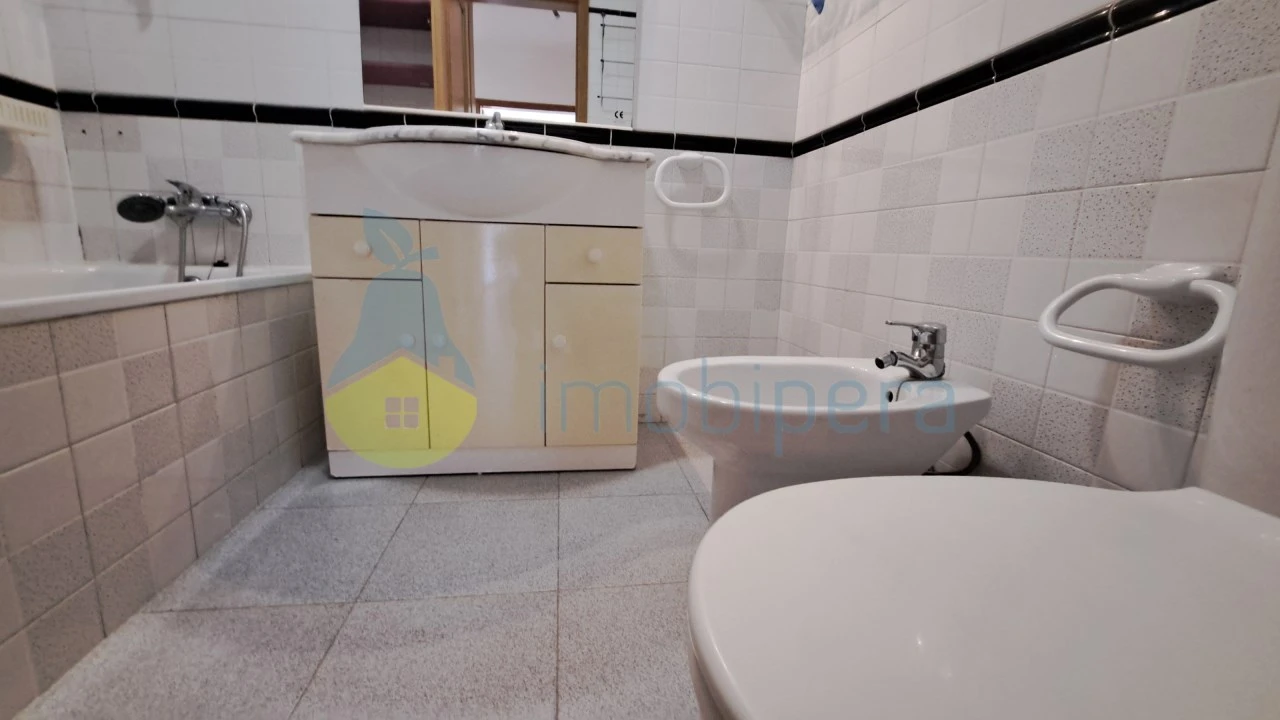 Apartamento T1 para Arrendamento em Armação de Pera Foto 8