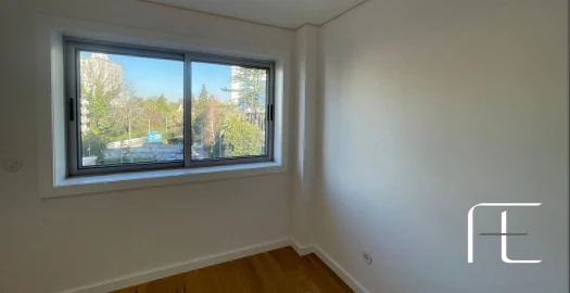 Apartamento T3 para Venda em Lordelo do Ouro e Massarelos
