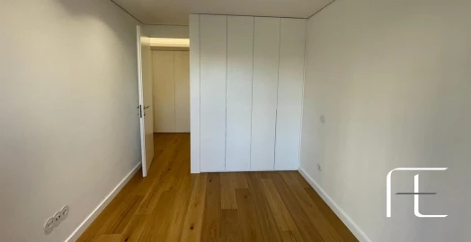 Apartamento T3 para Venda em Lordelo do Ouro e Massarelos