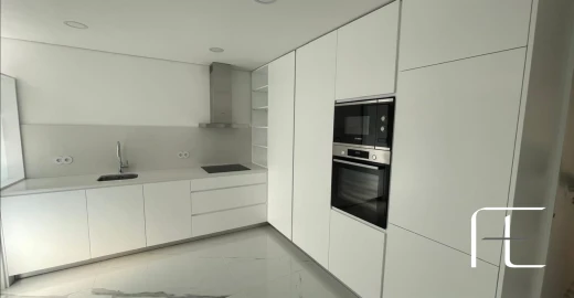 Apartamento T3 para Venda em Lordelo do Ouro e Massarelos