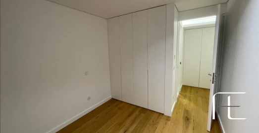 Apartamento T3 para Venda em Lordelo do Ouro e Massarelos