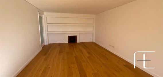 Apartamento T3 para Venda em Lordelo do Ouro e Massarelos