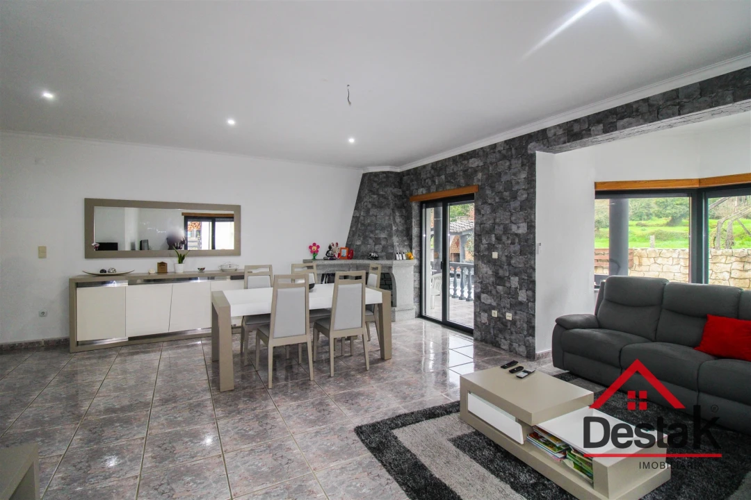 Moradia T5 para Venda em Rio de Loba Foto 1