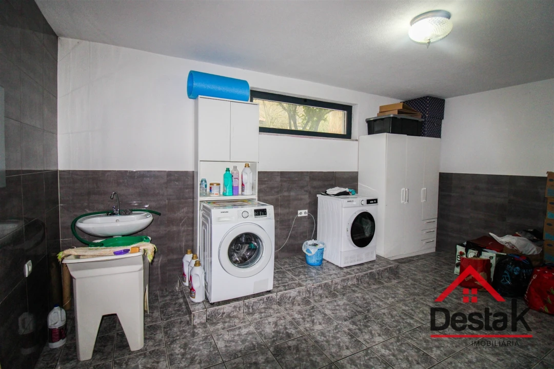 Moradia T5 para Venda em Rio de Loba Foto 28