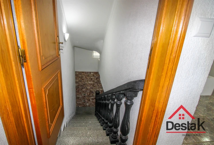 Moradia T5 para Venda em Rio de Loba Foto 27