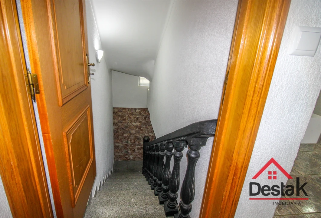 Moradia T5 para Venda em Rio de Loba Foto 27