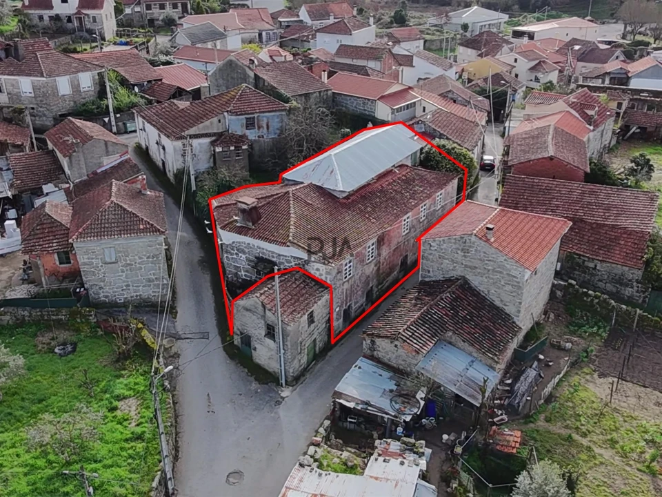 Moradia T4 para Venda em Mouraz e Vila Nova da Rainha Foto 1