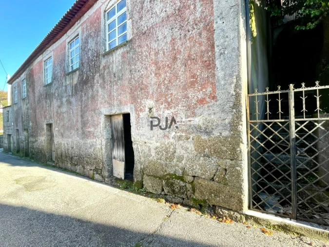 Moradia T4 para Venda em Mouraz e Vila Nova da Rainha Foto 1