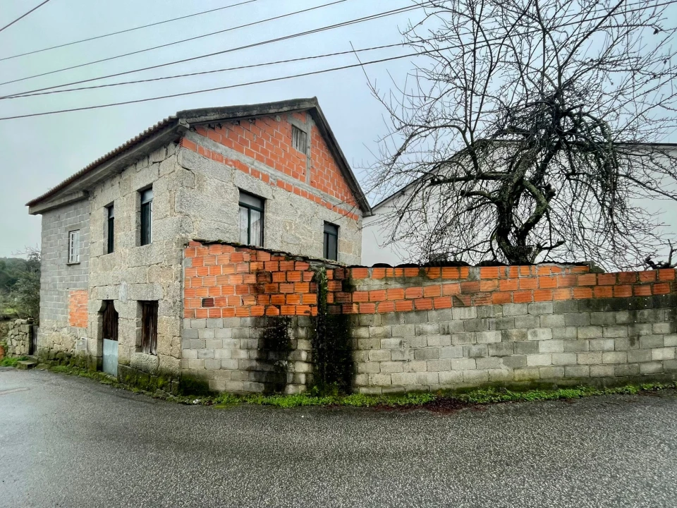 Moradia T3 para Venda em Lajeosa do Dão Foto 7