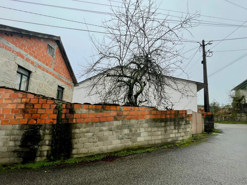 Moradia T3 para Venda em Lajeosa do Dão Foto 8