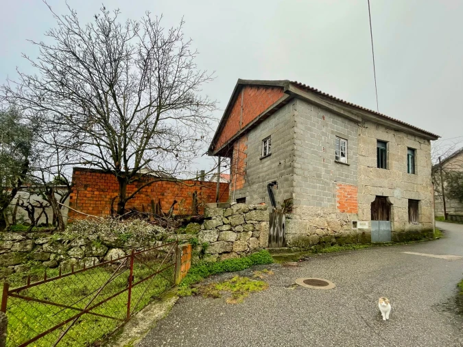 Moradia T3 para Venda em Lajeosa do Dão Foto 1