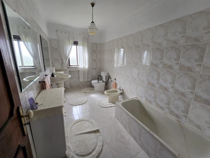 Moradia T5 para Venda em Espinho Foto 11