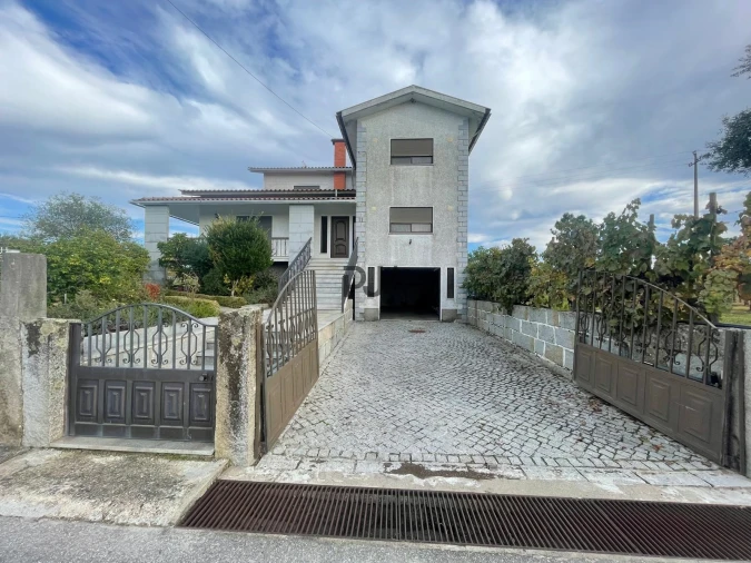 Moradia T5 para Venda em Espinho Foto 2