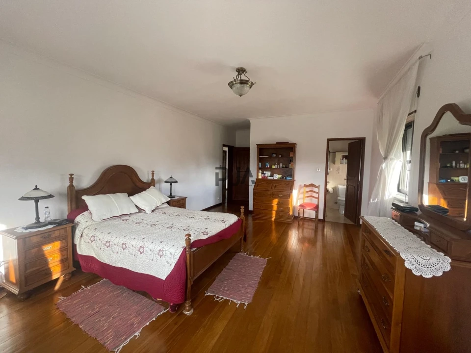 Moradia T5 para Venda em Espinho Foto 7