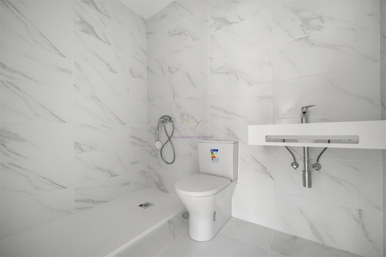 Apartamento T2 para Venda em Camarate, Unhos e Apelação Foto 21