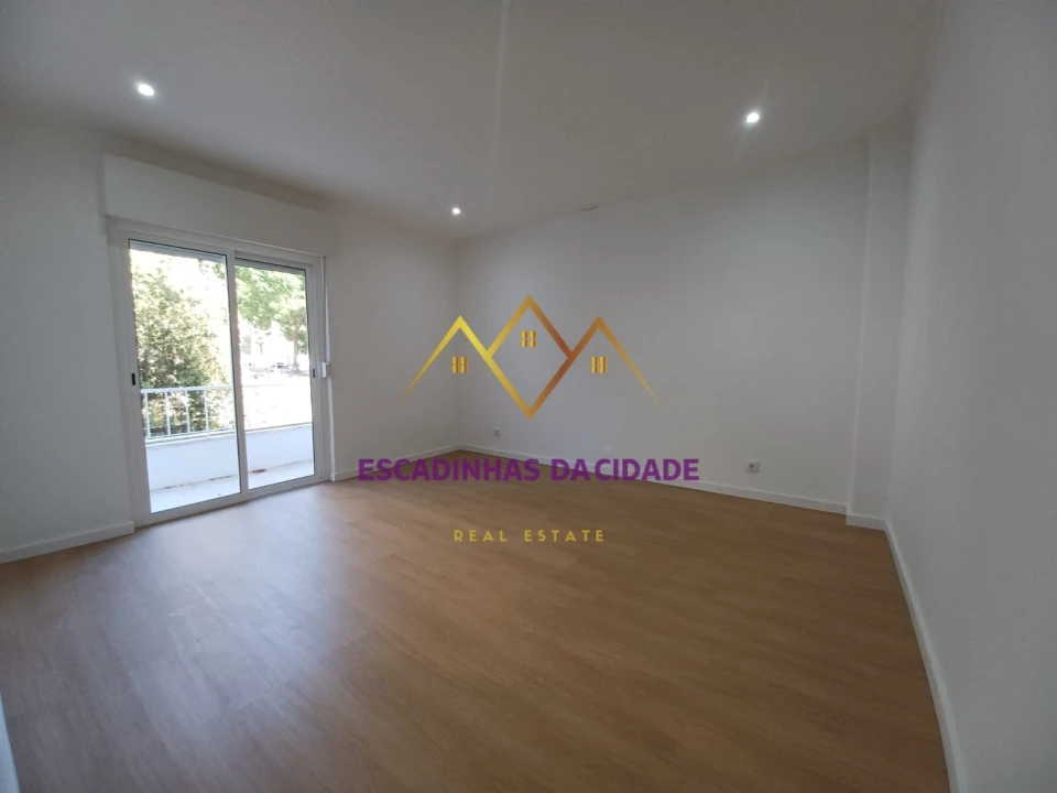 Apartamento T3 para Venda em Falagueira-Venda Nova Foto 1