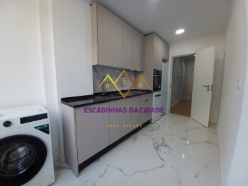 Apartamento T3 para Venda em Falagueira-Venda Nova