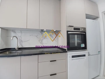 Apartamento T3 para Venda em Falagueira-Venda Nova