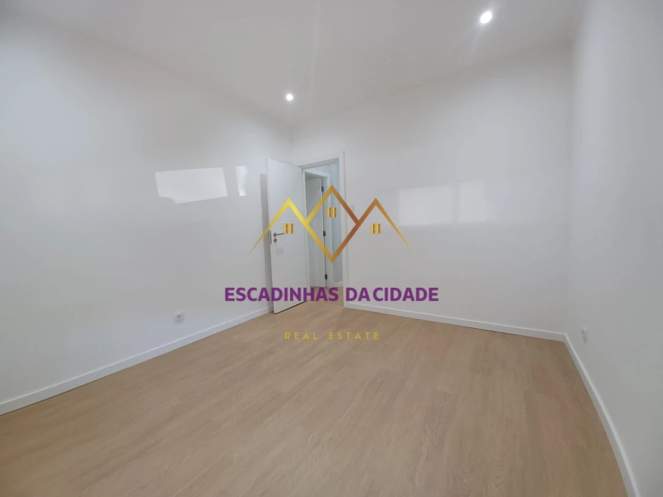 Apartamento T3 para Venda em Falagueira-Venda Nova Foto 19