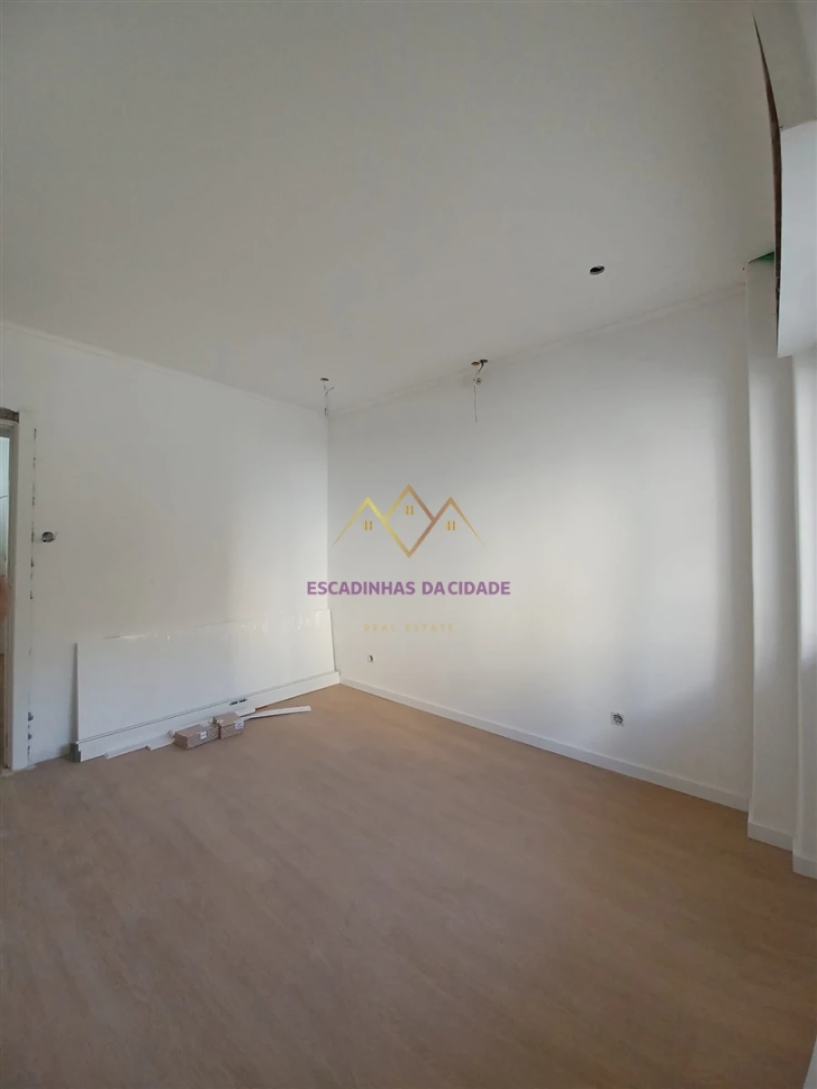 Apartamento T3 para Venda em Falagueira-Venda Nova Foto 4