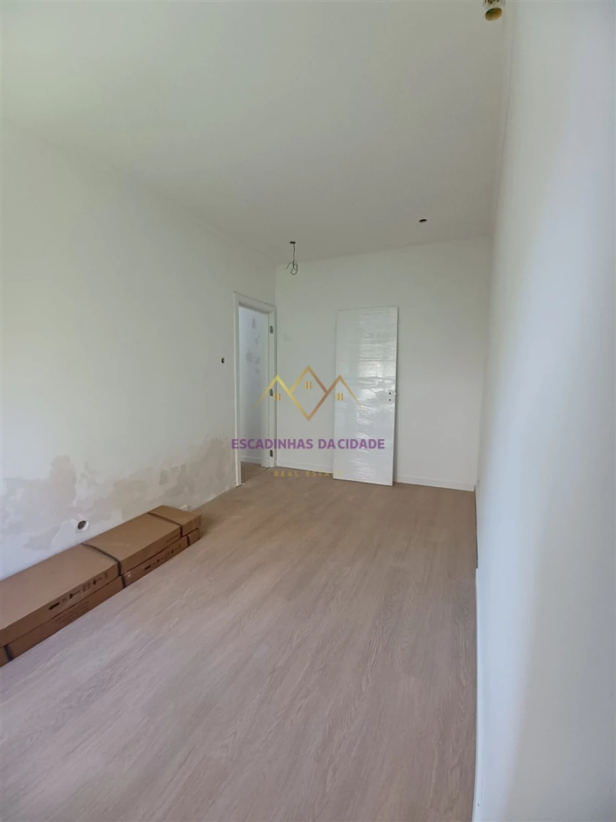 Apartamento T3 para Venda em Falagueira-Venda Nova Foto 6
