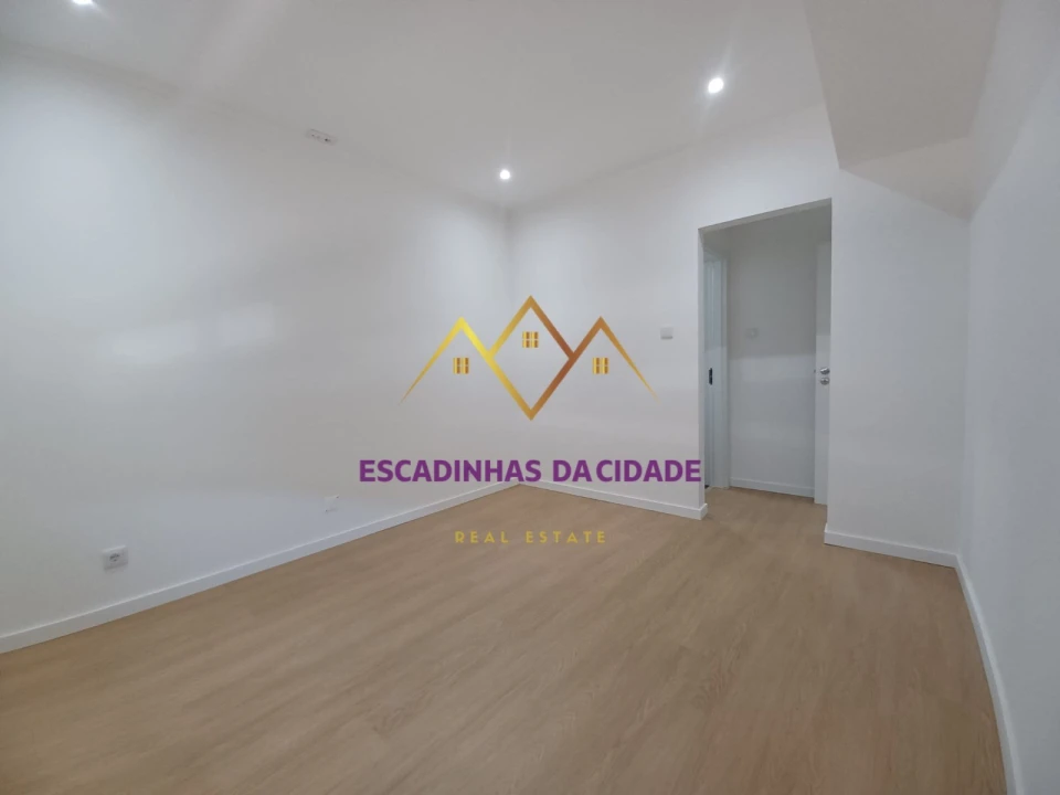 Apartamento T3 para Venda em Falagueira-Venda Nova Foto 24