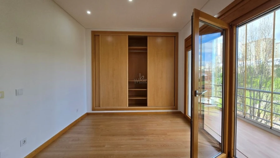 Apartamento T3 para Venda em Odivelas Foto 19