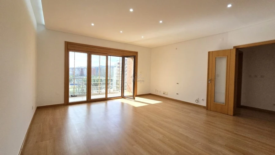 Apartamento T3 para Venda em Odivelas Foto 11