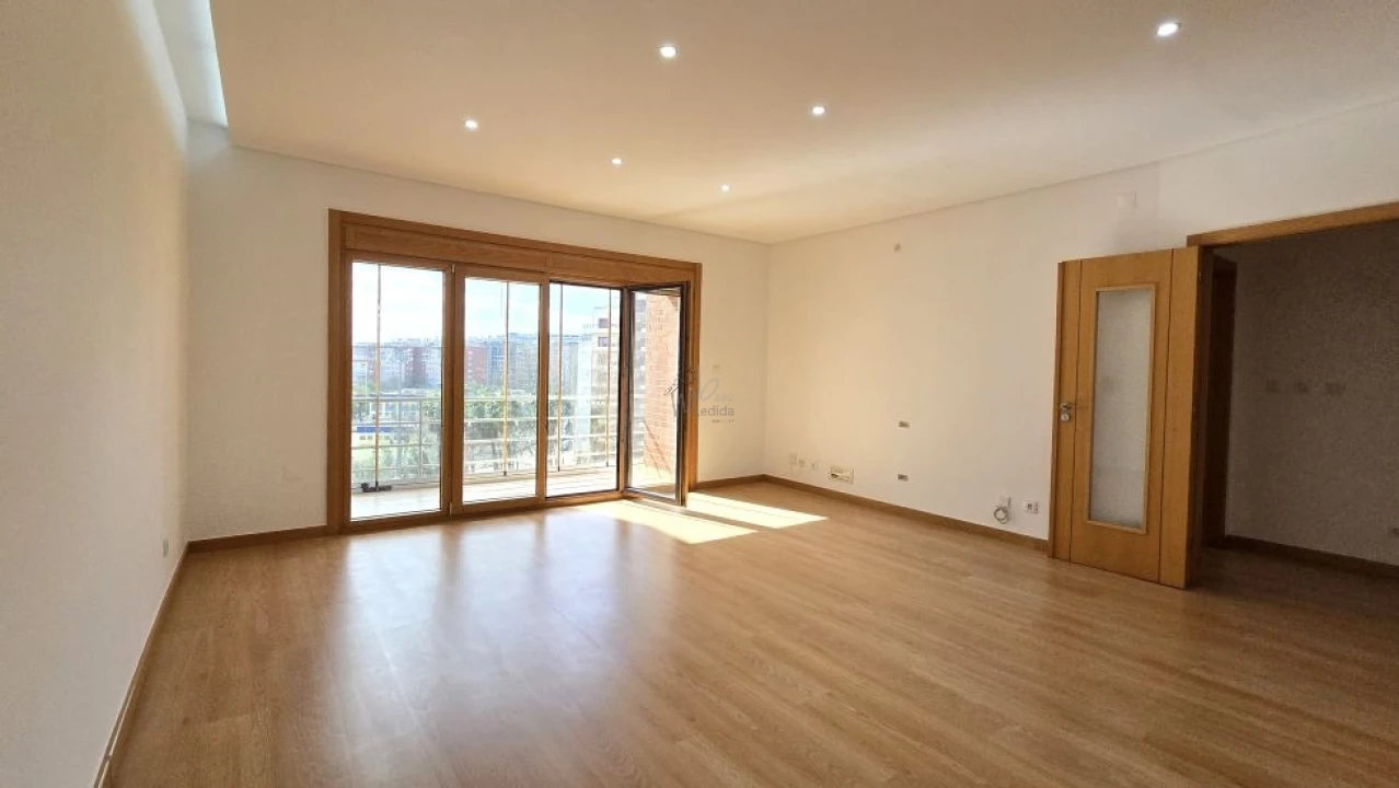 Apartamento T3 para Venda em Odivelas Foto 11