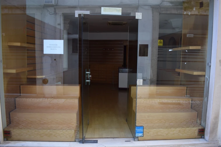 Loja para Arrendamento em Sé Nova, Santa Cruz, Almedina e São Bartolomeu Foto 4