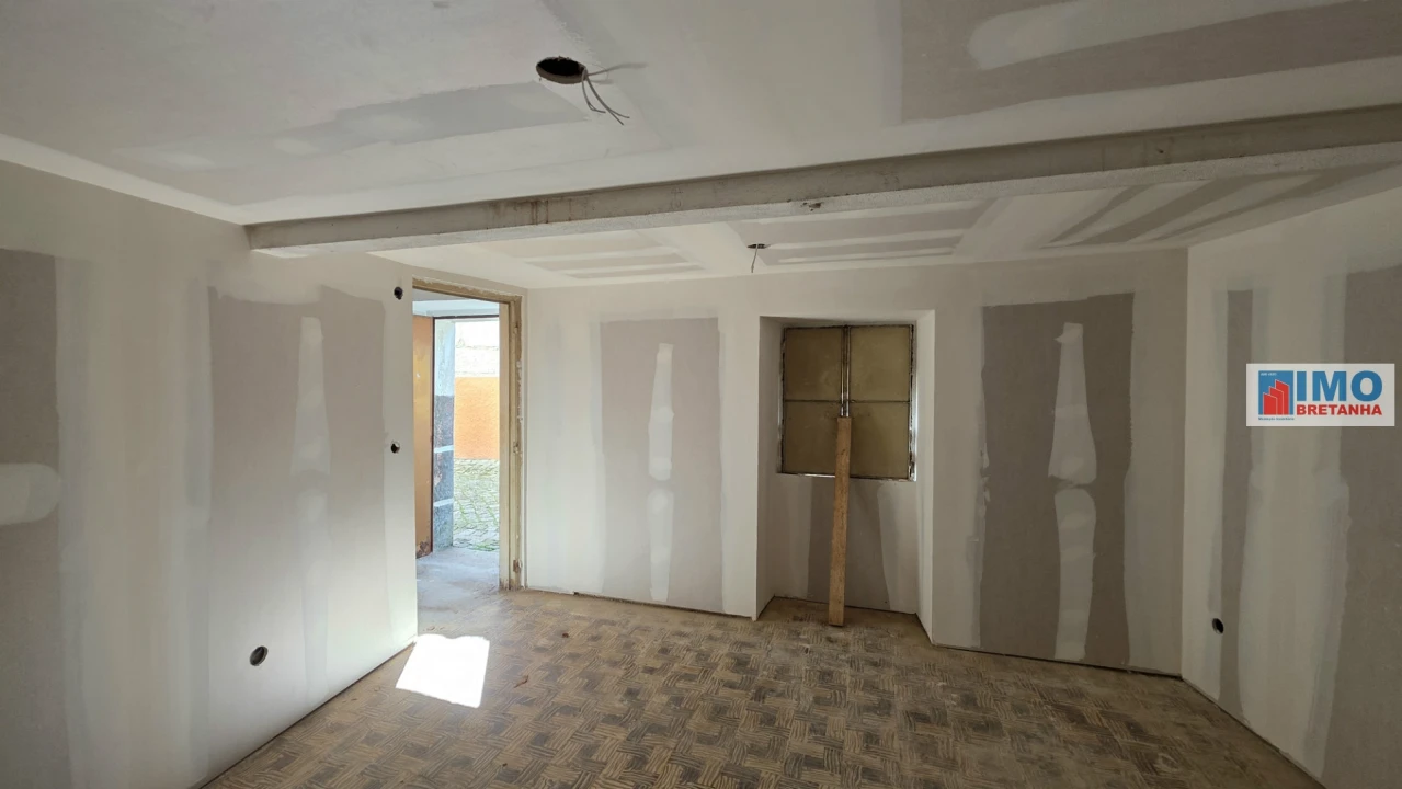 Moradia T2 para Venda em Escalos de Cima e Lousa Foto 5