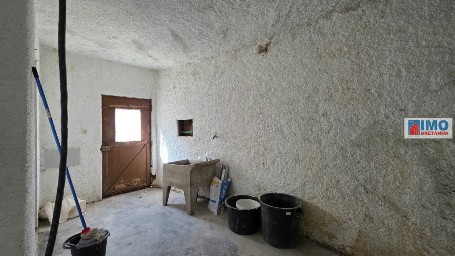 Moradia T2 para Venda em Escalos de Cima e Lousa Foto 9