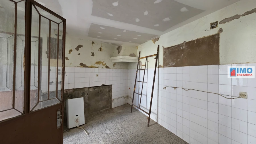 Moradia T2 para Venda em Escalos de Cima e Lousa Foto 8